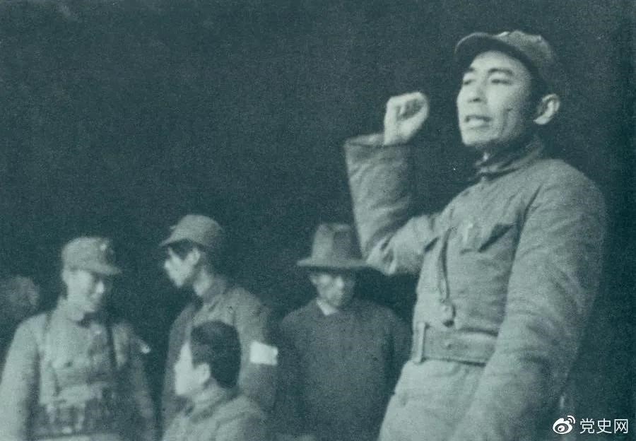 1939年2月23日，周恩來到皖南新四軍軍部，傳達(dá)中央關(guān)于新四軍向北向敵后發(fā)展的方針。