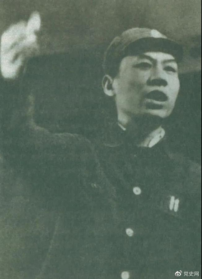 1943年，劉少奇在延安。