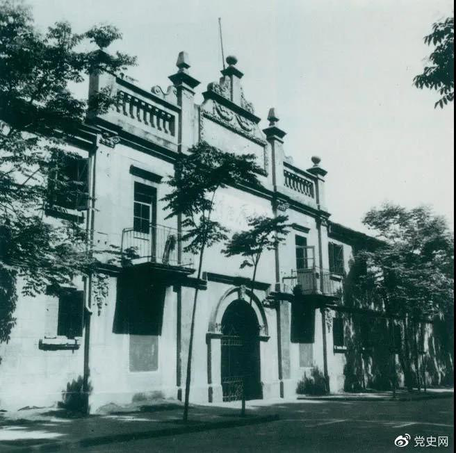1927年4月27日，中國(guó)共產(chǎn)黨第五次全國(guó)代表大會(huì)在武漢召開(kāi)。圖為大會(huì)舉行開(kāi)幕式的地方。