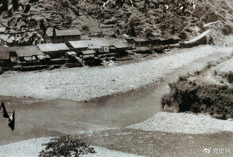 　　1935年6月26日，中共中央政治局在四川懋功兩河口召開會(huì)議。會(huì)議決定紅軍北上創(chuàng)造川陜甘根據(jù)地。圖為兩河口。